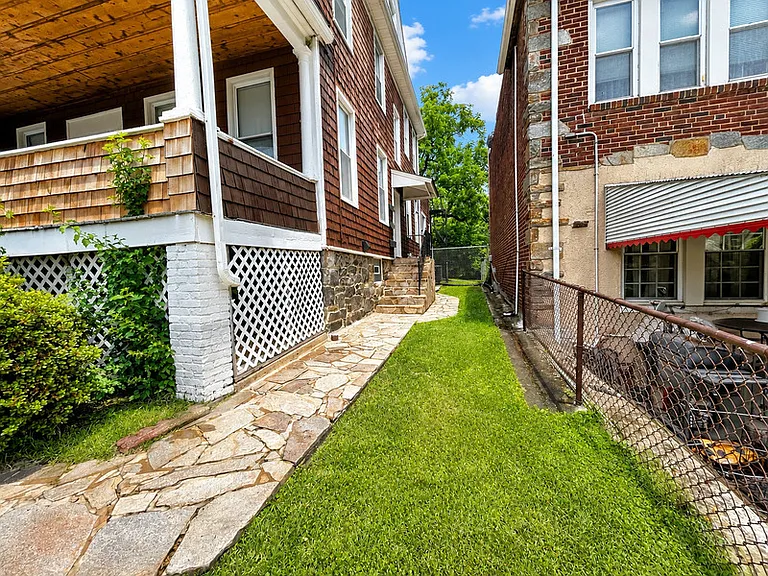 516 Beaumont Ave #3 — Photo 33