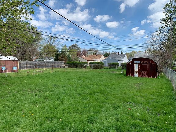 4th image of 18747 Woodcrest St