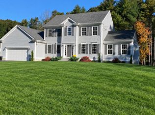 41 Clapp Rd, Rochester, MA 02770