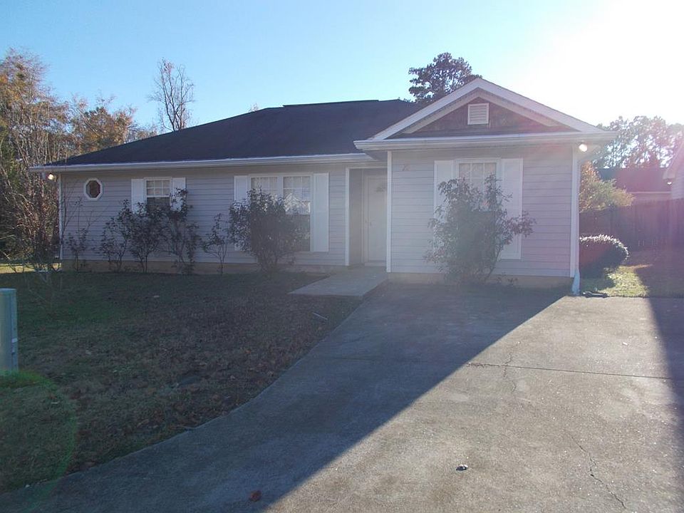 1st image of 20 Lexington Cir