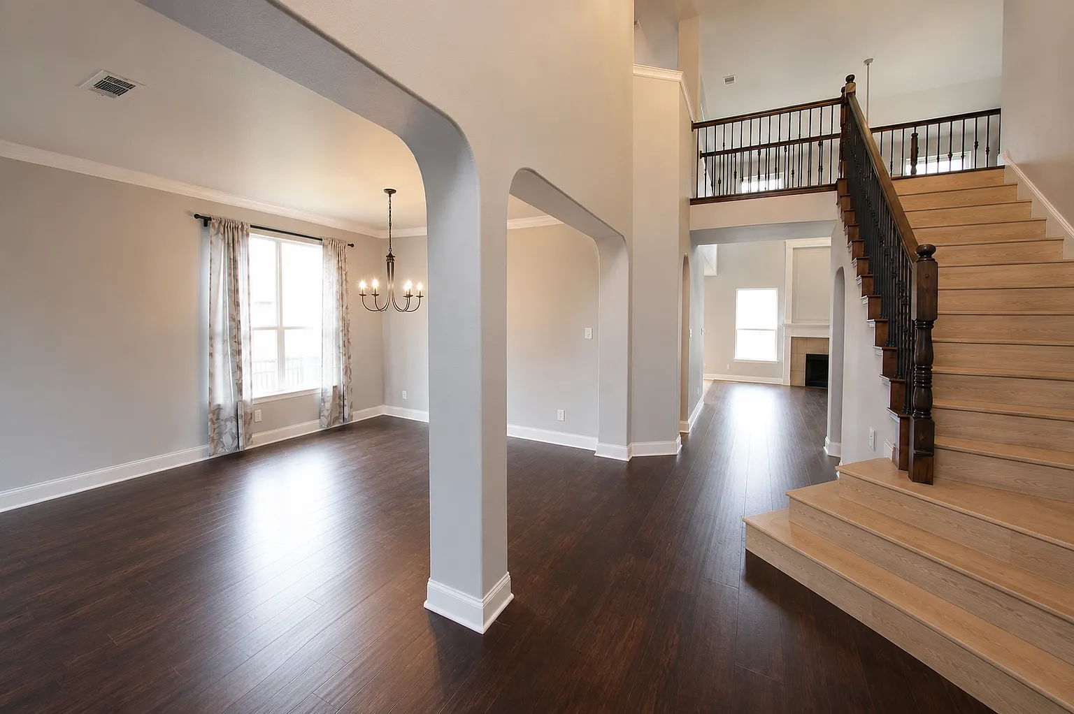 5 bed, 4506 sqft, $3,800 — Photo 3