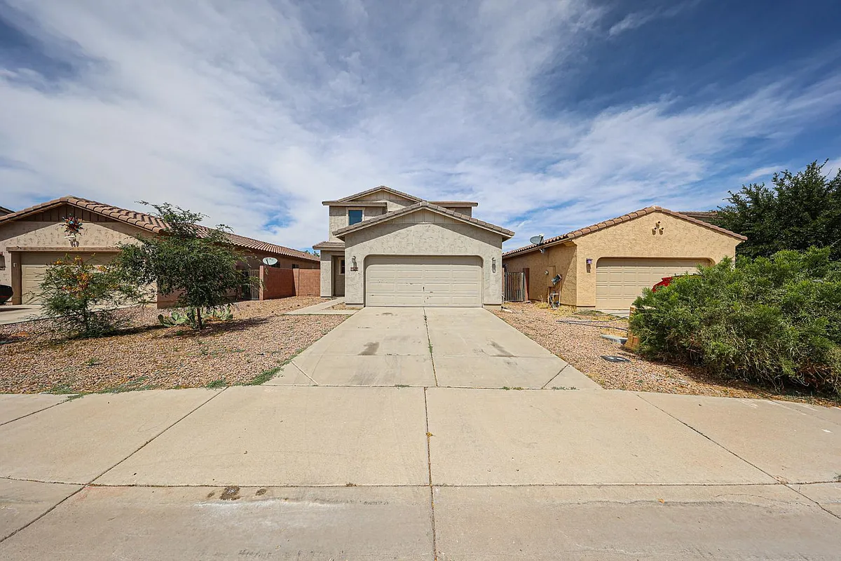 Building Photo - 41298 W Parkhill Dr
