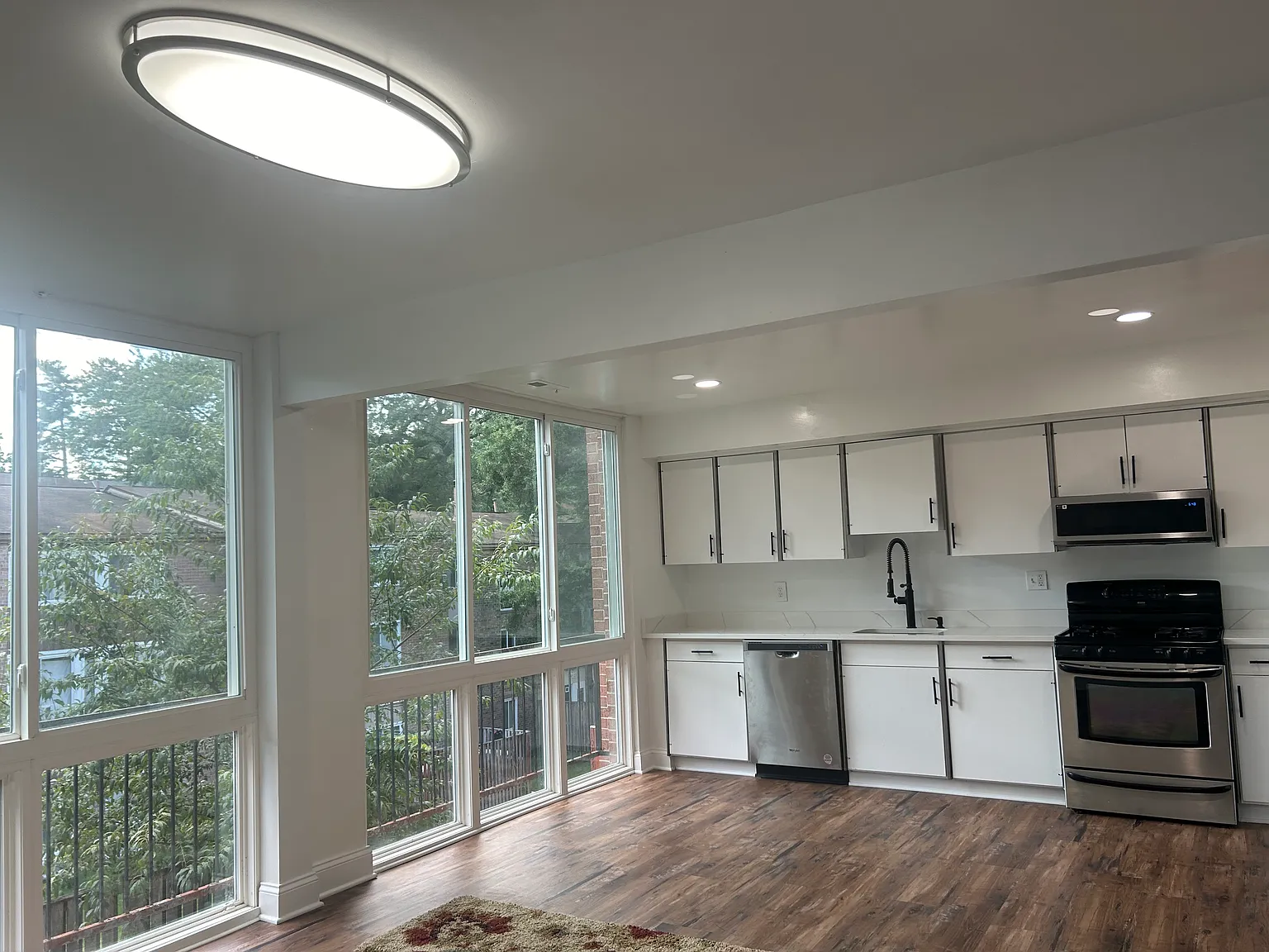 3 bed, 1621 sqft, $2,800 — Photo 4