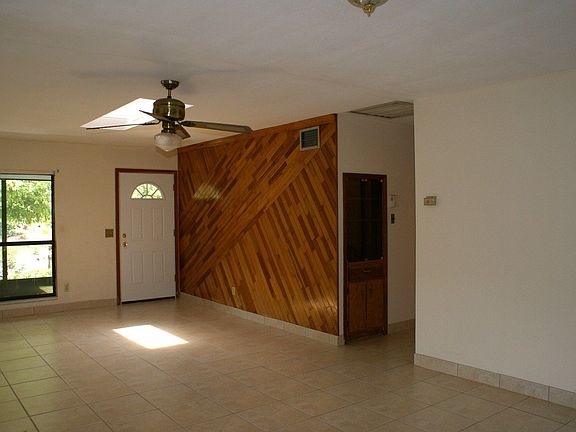 Living / Dining Areas
