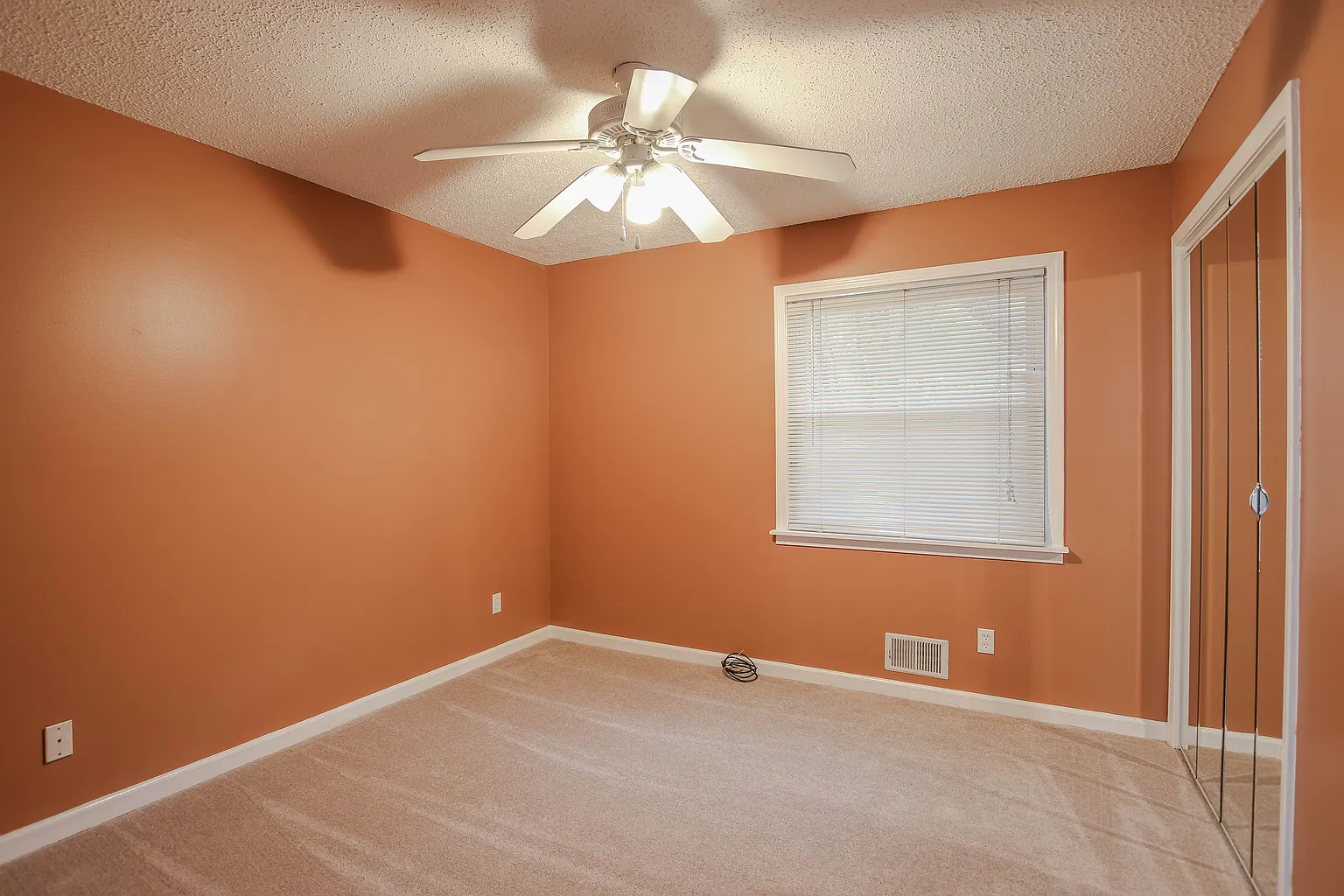 2613 Northbrook Rd photo 1