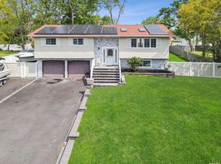 133 Sheridan St, Brentwood, NY 11717