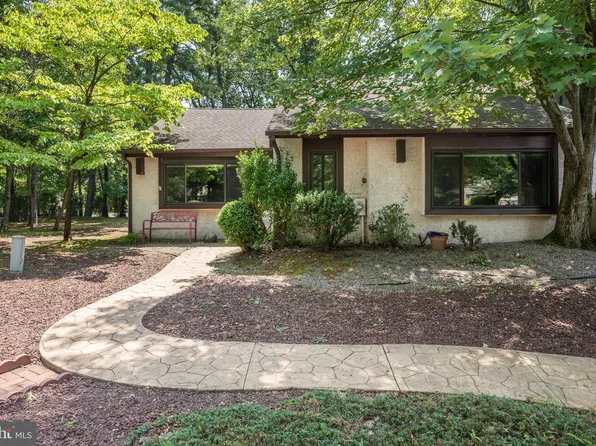 137 Five Crown Royal, Marlton, NJ 08053