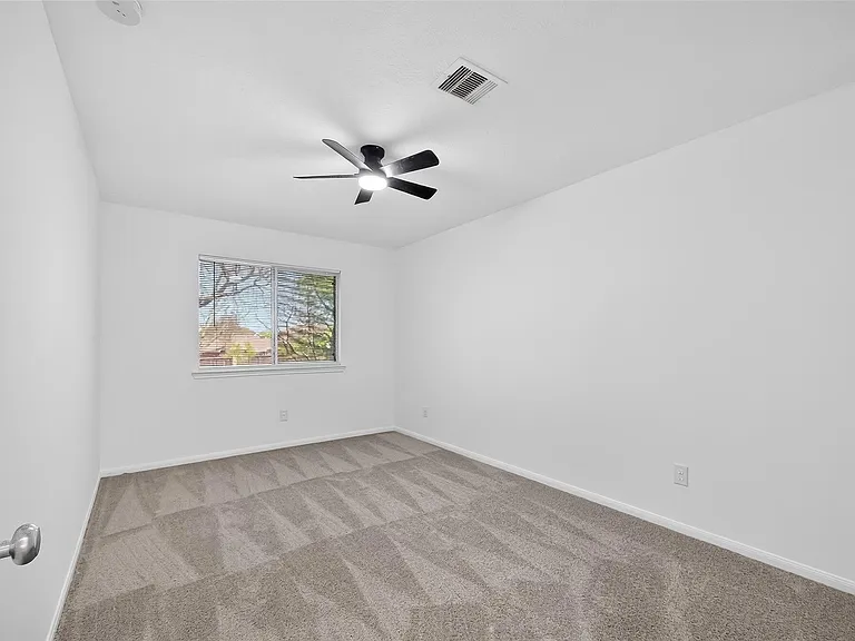 15807 Sonoma Park Dr — Photo 32