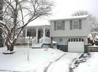 3244 Bradbury Dr, Aliquippa, PA 15001