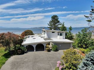 7460 Maxwelton Rd, Clinton, WA 98236