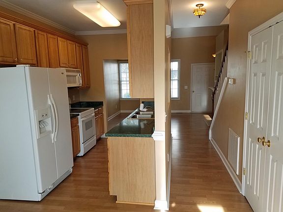 5th image of 407 N Jefferson Ave APT H