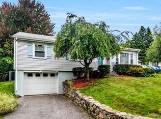 11 Tennyson St, Worcester, MA 01610