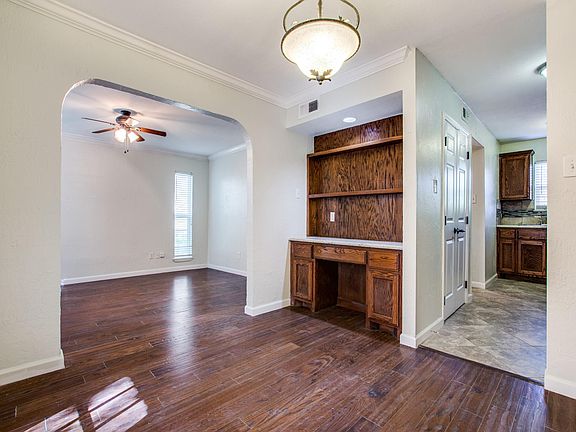 4th image of 2211 Park Hill Dr #2211