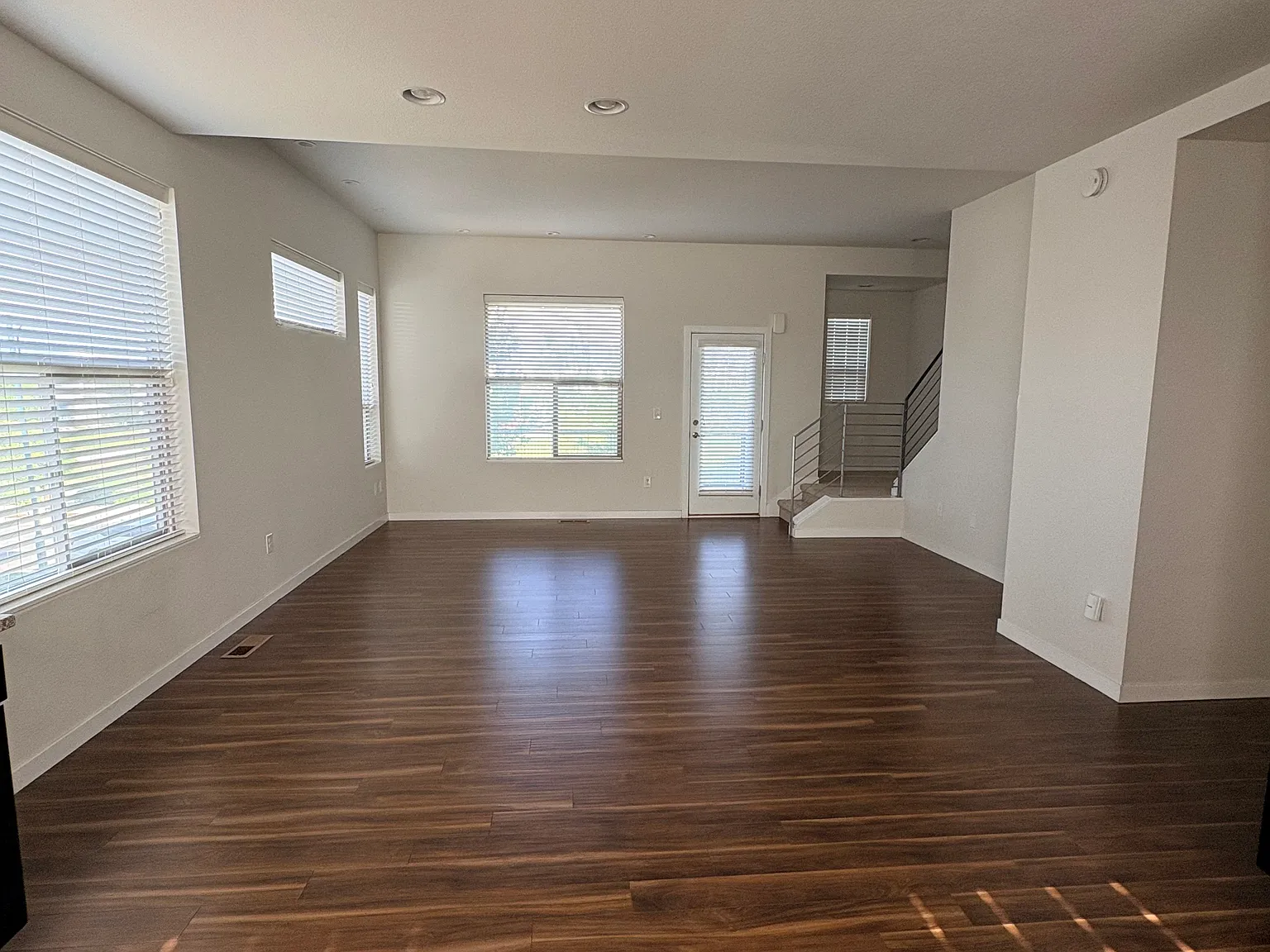 3 bed, 2.5 bath, 1657 sqft, $2,800 — Photo 3