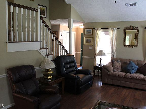 2nd image of 60 Dover Trl