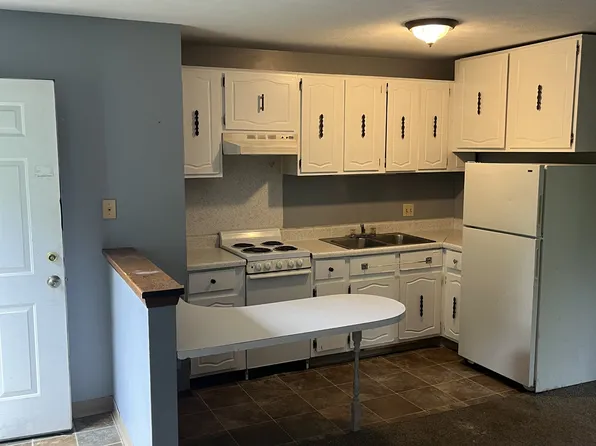 508 Wright St #5, Breckenridge, MI 48615