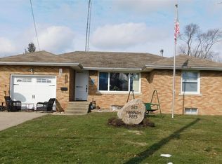 523 W Dean St, Virden, IL 62690