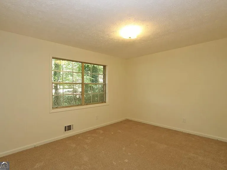 4215 Fawn Ln SE — Photo 17