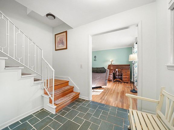 3rd image of 1542 Springbrook Dr