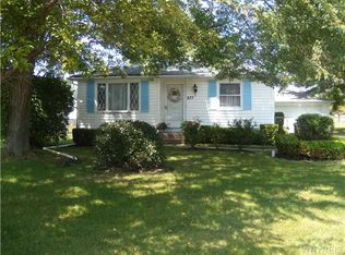 877 Lincoln Ave, Lockport, NY 14094