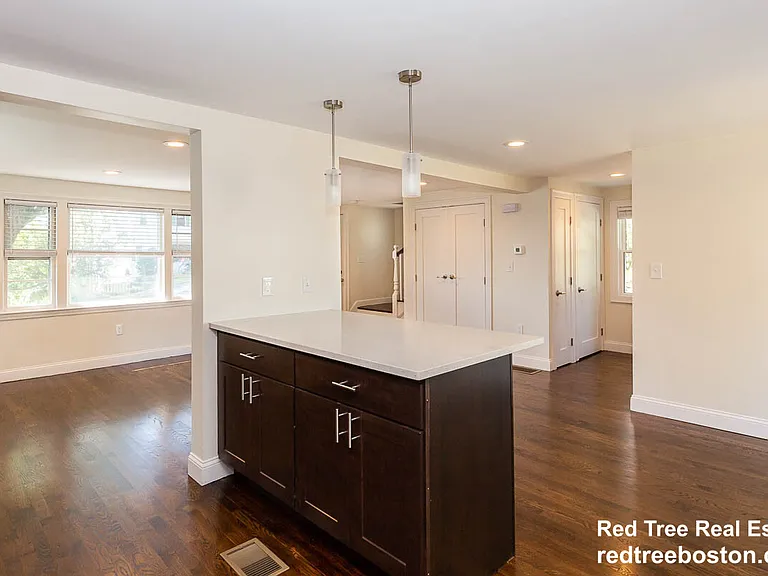77 Rock Glen Rd — Photo 4