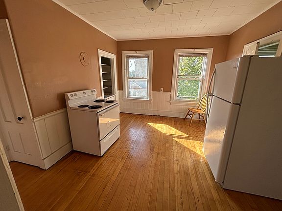 5th image of 23 Lakewood St