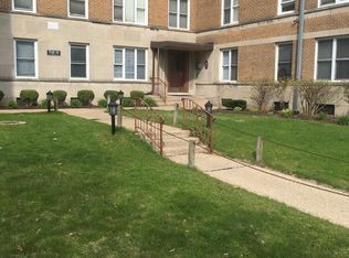 7060 N Sheridan Rd #408, Chicago, IL 60626