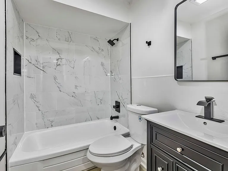 2535 Lysle Ln #4A — Photo 9