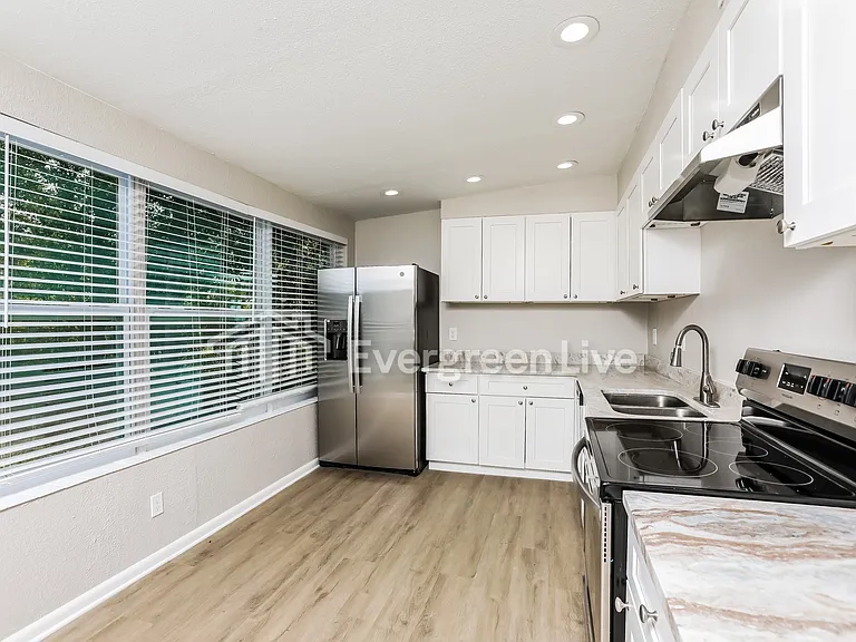 918 Hacienda Ct — Photo 5