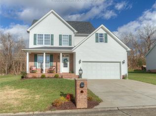 4036 Farmington Dr, Hurricane, WV 25526
