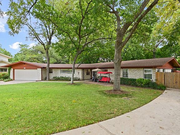 2nd image of 11705 Oakwood Dr