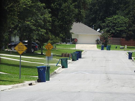 4th image of 927 NW 254th Dr