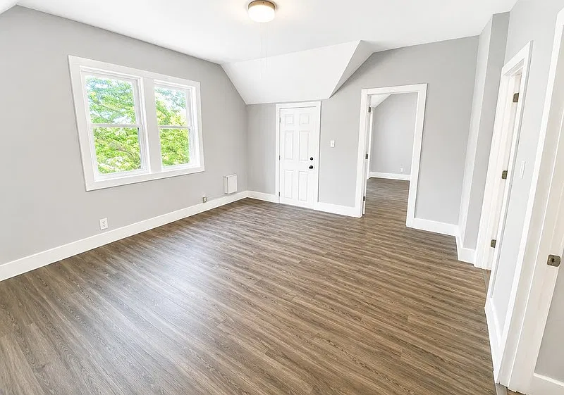 Lower — Photo 2