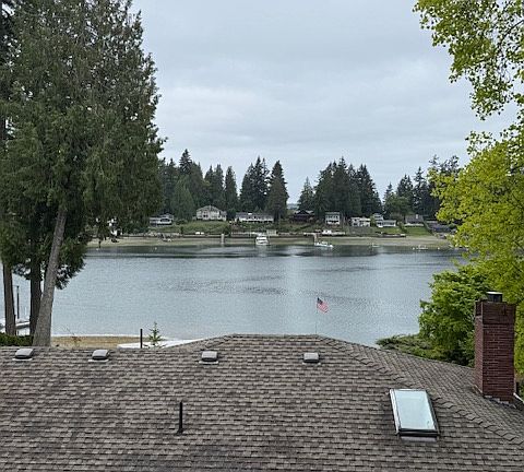 2nd image of 4024 Horsehead Bay Dr NW