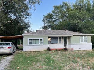 3256 S Parkview Ave, Springfield, MO 65804
