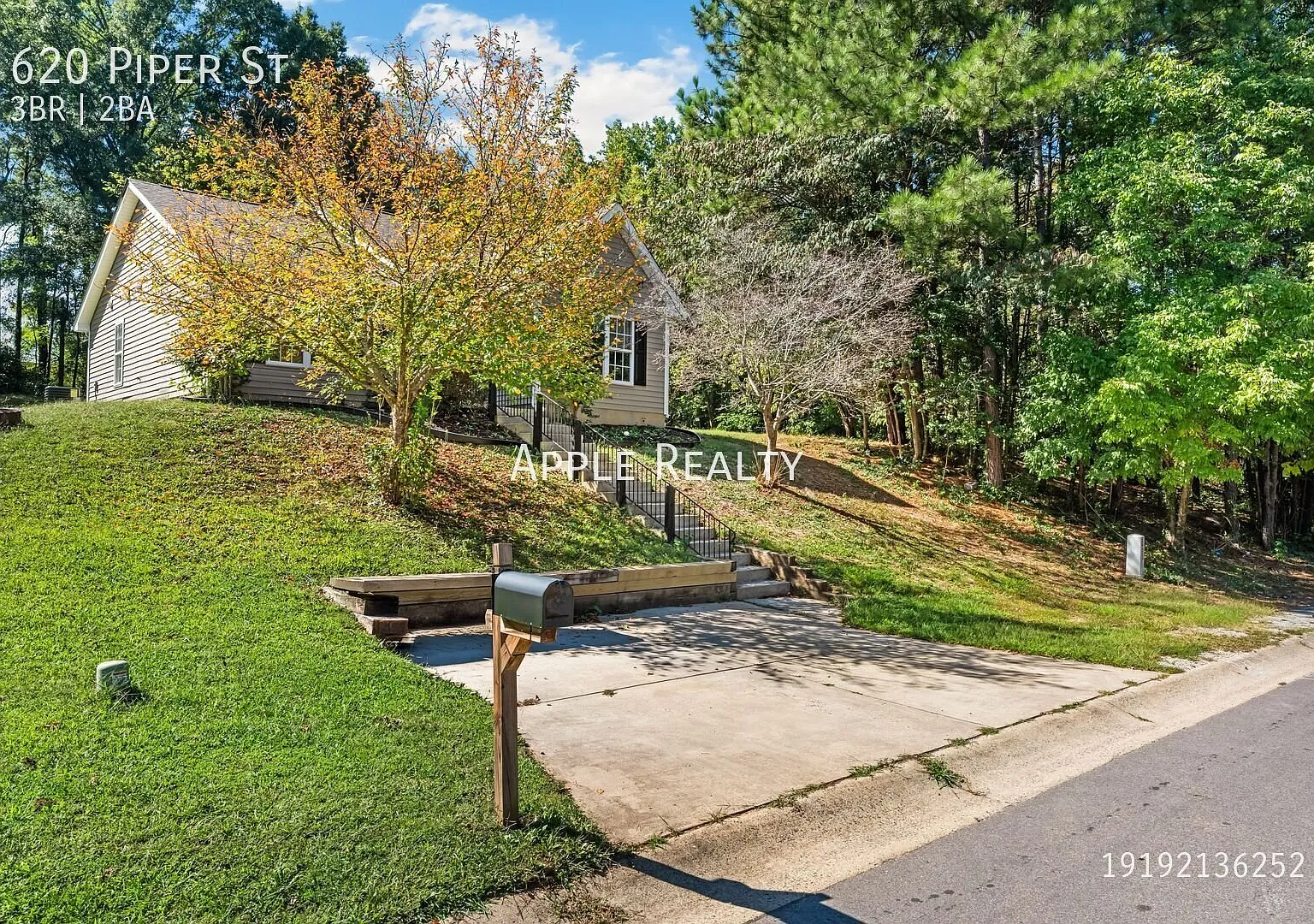 Great 3 bd / 2bth Home - Available Now — Photo 2