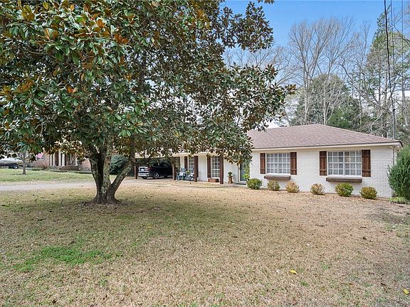 3rd image of 206 Parkway Dr