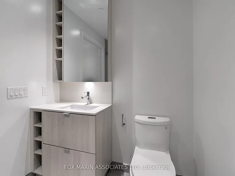 11 Yorkville Ave #802 — Photo 20