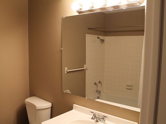5th image of 8409 E 104th St
