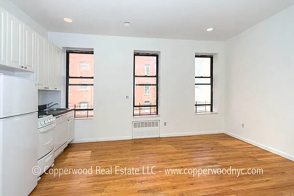 Rented by Copperwood Real Estate | media 8