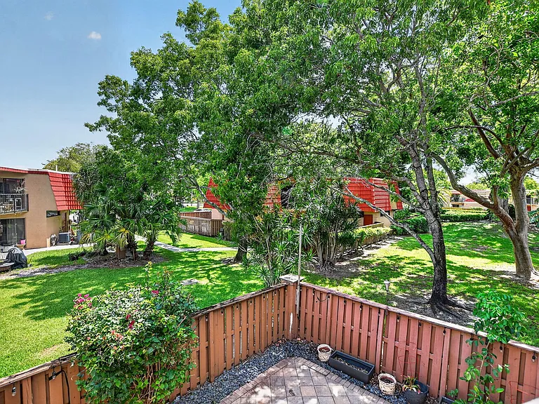 8099 Severn Dr #D — Photo 37