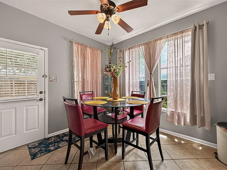 8910 Aberdeen Park Dr — Photo 12