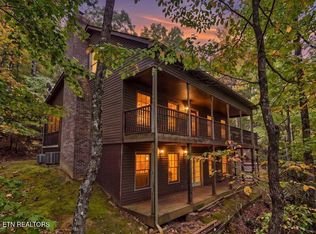521 Jefferson Rd, Gatlinburg, TN 37738