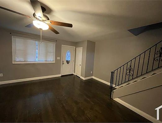 2nd image of 2122 Sunnythorn Rd