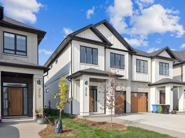 215 E Greenwich Dr NW, Calgary, AB T3B 6N9