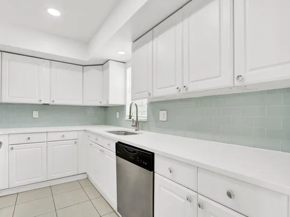 10249 N Military Trail Apt 201, Palm Beach Gardens, FL 33410