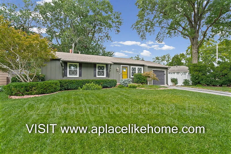 3 bed, 1.5 bath, 1680 sqft, $2,185 — Photo 3