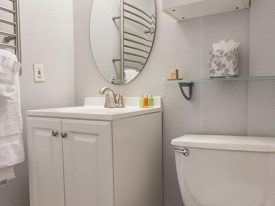 2nd image of 10651 NE 9th Pl