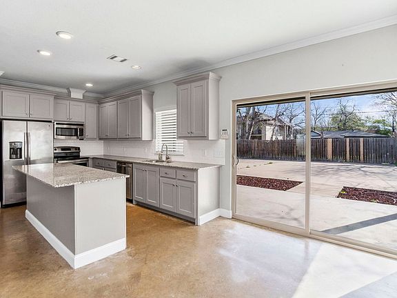 5th image of 2825 Gordon Ave #1