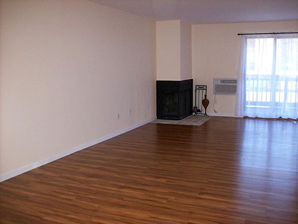 livingroom with fireplace